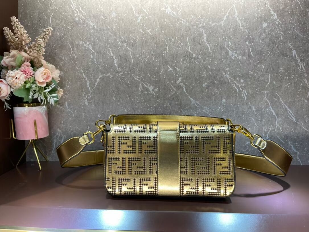 Fendi Baguette leather bag F0969 gold