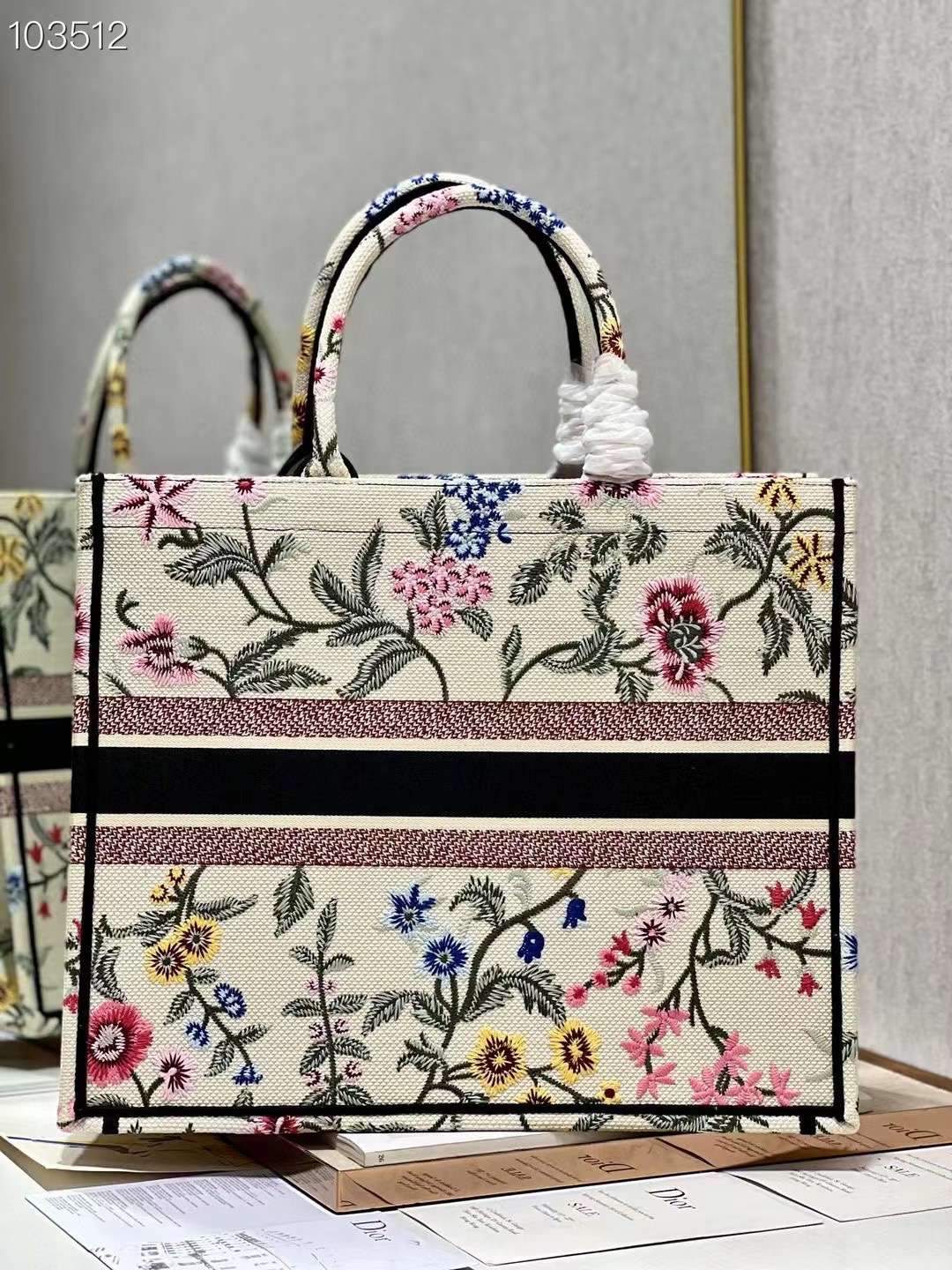 LARGE DIOR BOOK TOTE White Multicolor Dior Petites Fleurs Embroider M1286ZEA