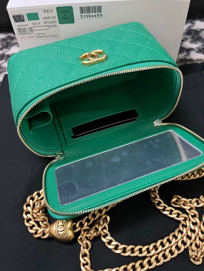 Chanel VANITY WITH CHAIN AP3120 green