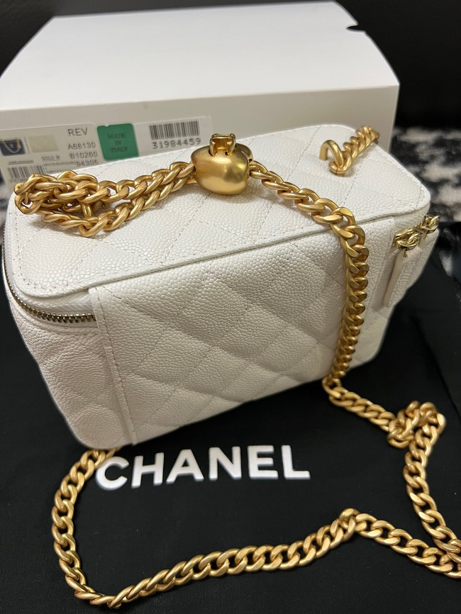 Chanel VANITY WITH CHAIN AP3120 white