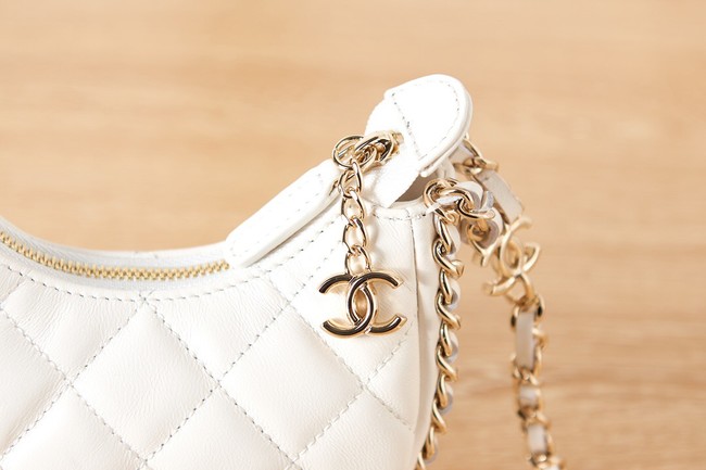 Chanel mini Lambskin  & Gold-Tone Metal AS3232 white