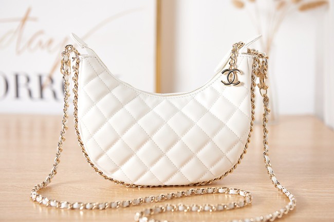 Chanel small Lambskin & Gold-Tone Metal AS3917 white