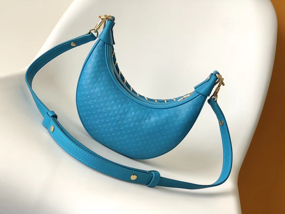 Louis Vuitton Loop M22591 Blue