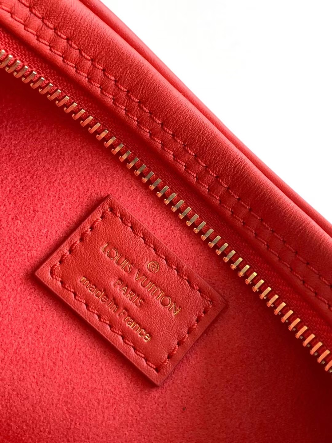 Louis Vuitton Loop M22594 Red