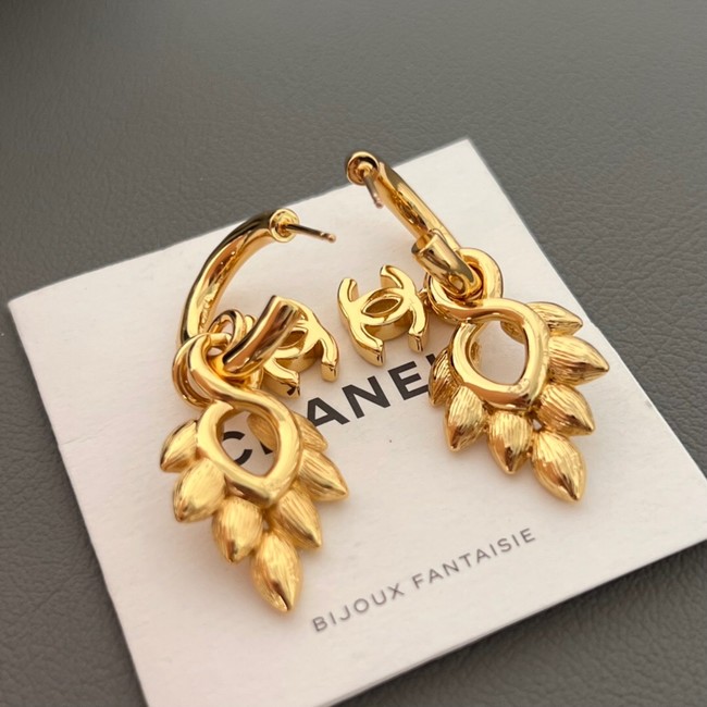 Chanel Earrings CE11304