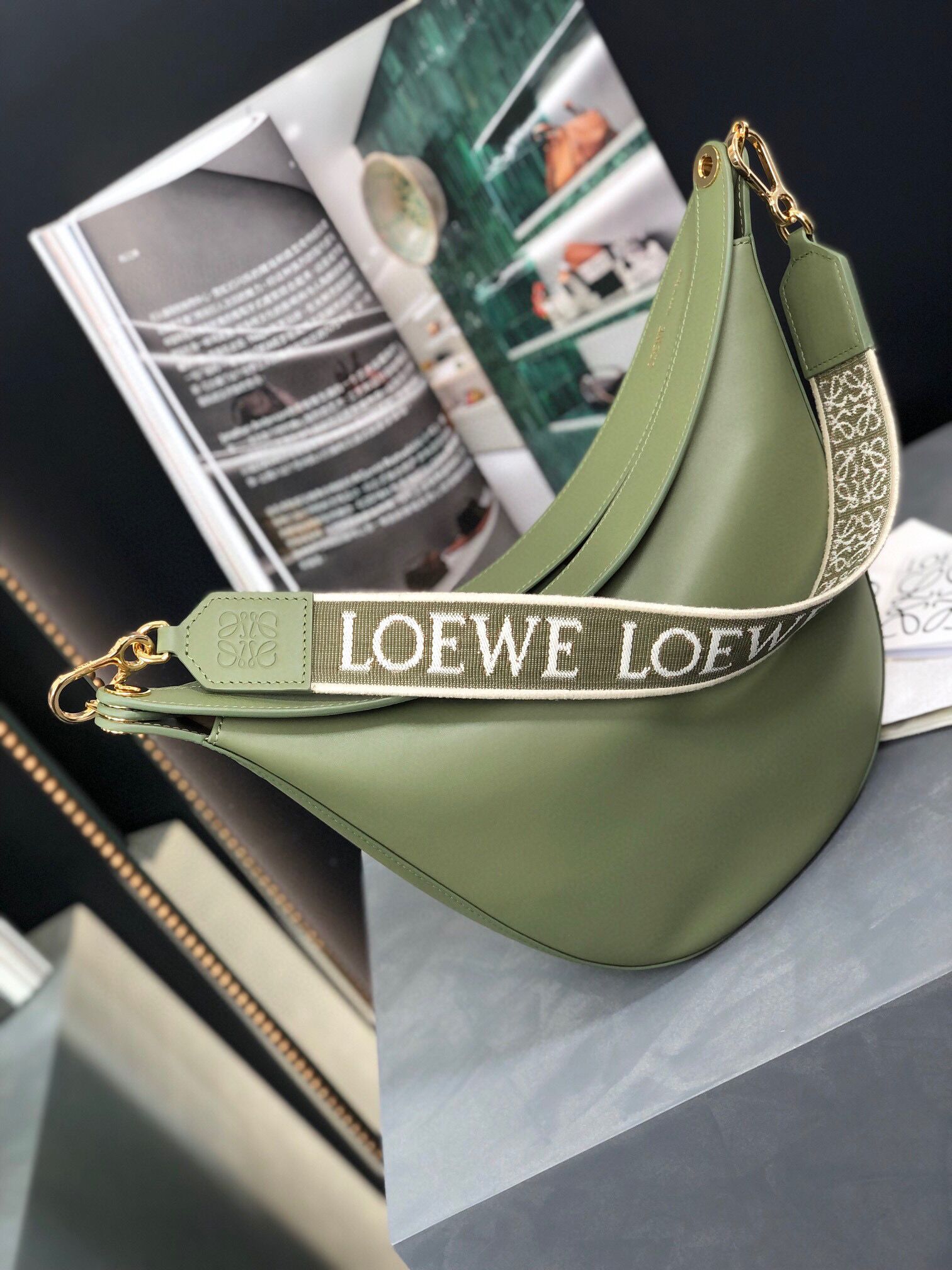 Loewe Original Leather Shoulder Handbag 3073 Green