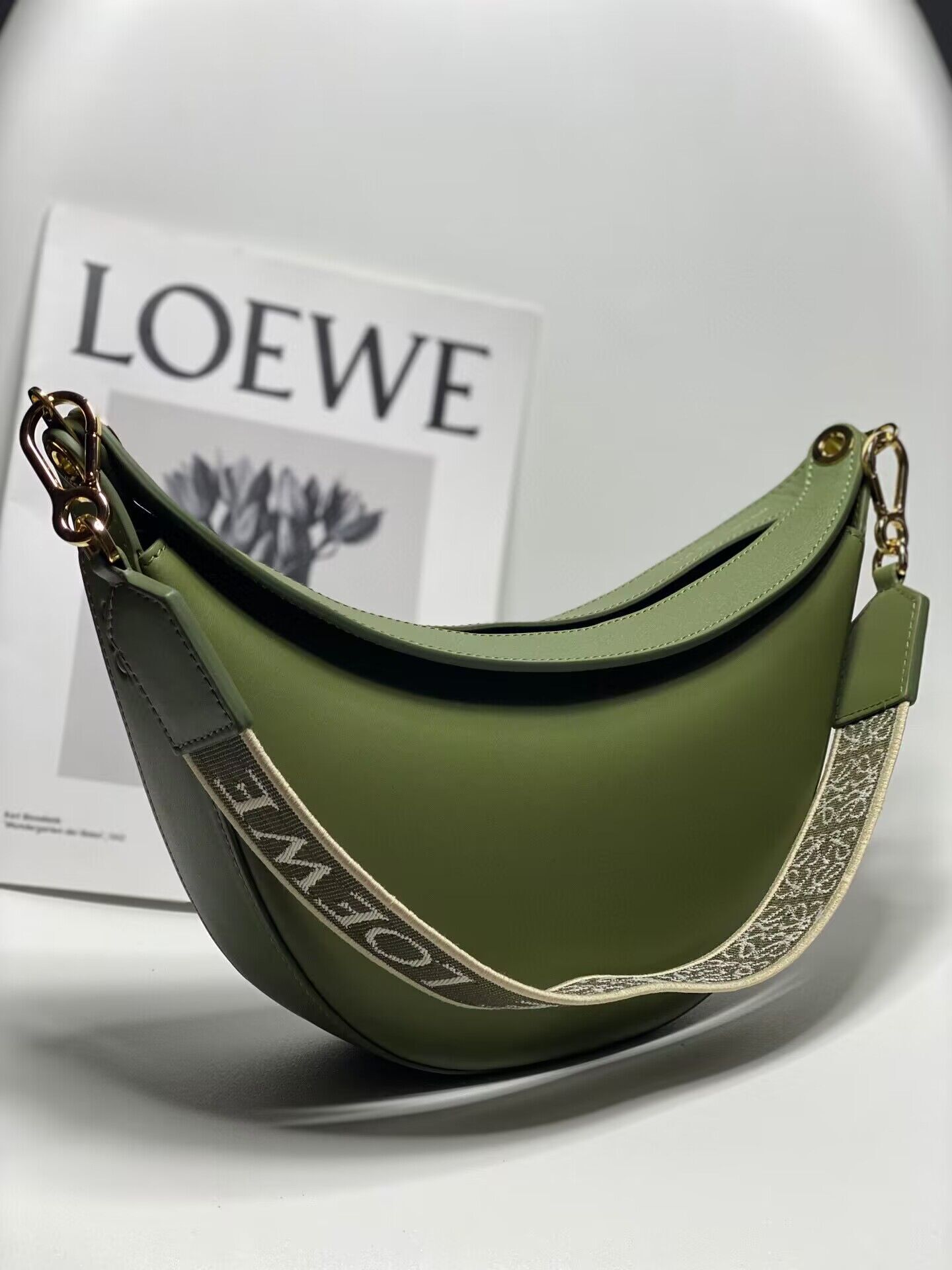 Loewe Original Leather Shoulder Handbag 3073 Green