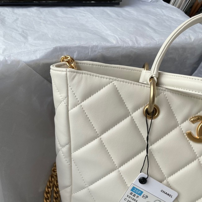 Chanel Lambskin & Gold-Tone Metal Shoulder Bag YO1864 white