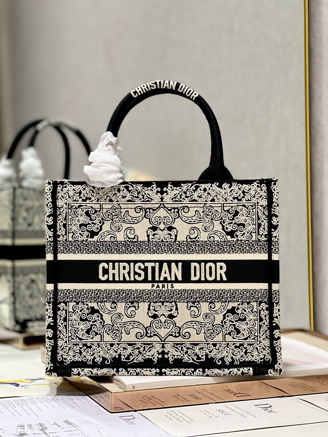 SMALL DIOR BOOK TOTE Embroidered M1265ZC