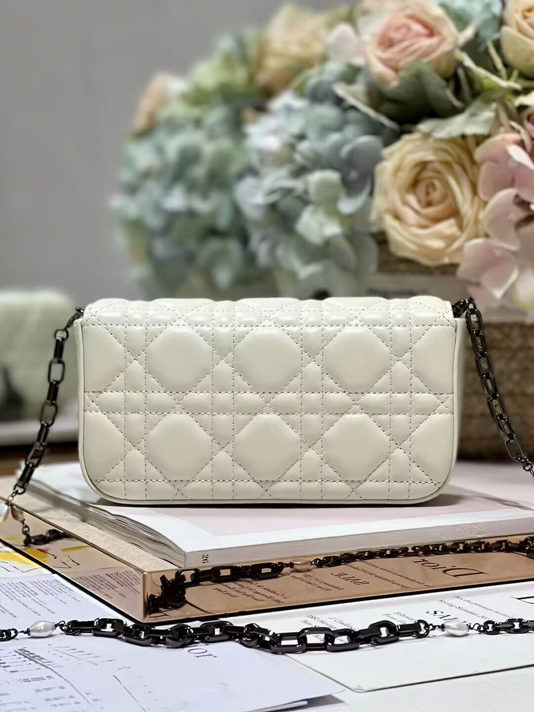 LADY DIOR PHONE POUCH Aesthetic Cannage Lambskin S0977O white