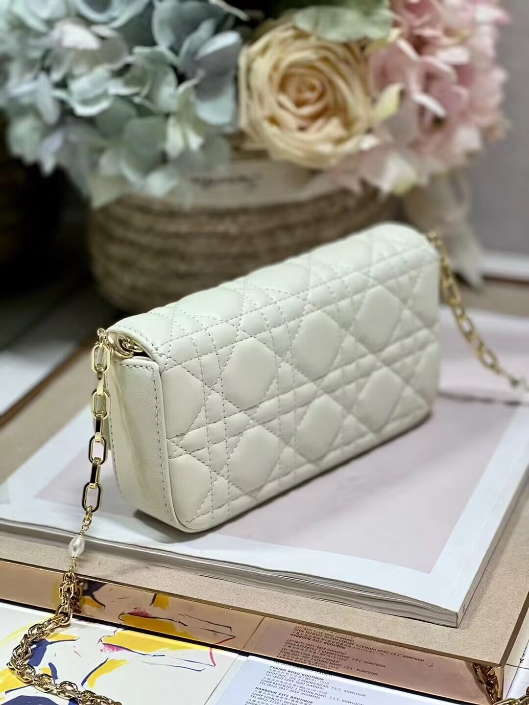 LADY DIOR PHONE POUCH Aesthetic Cannage Lambskin S0977ONM white