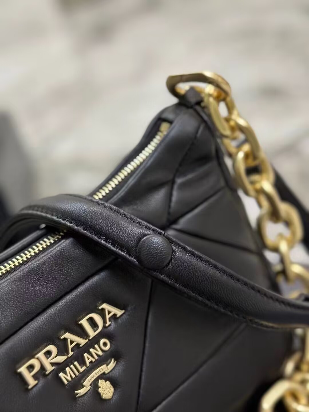 Prada leather shoulder bag 1BH117 black