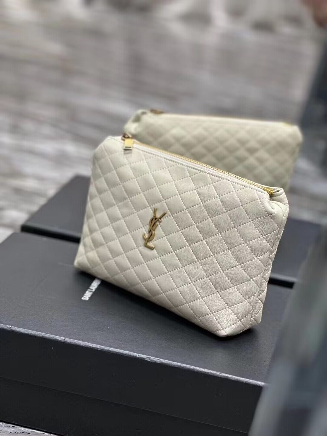 SAINT LAUREN SADE LARGE CLUTCH IN LAMBSKIN Y433955 white