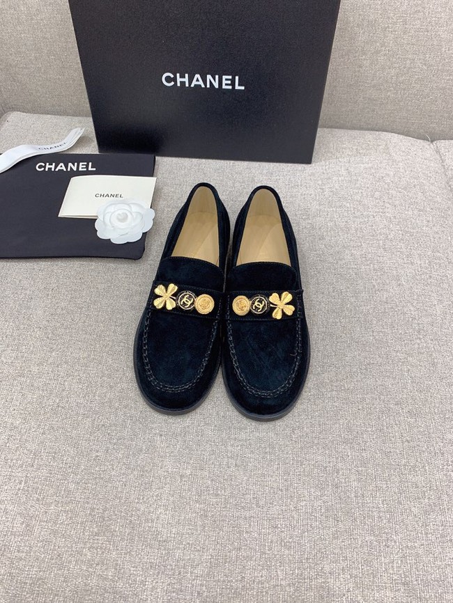 Chanel Womens leather lug sole loafer 93266-1