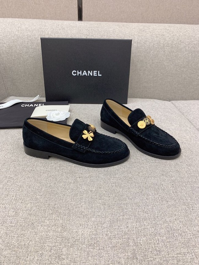 Chanel Womens leather lug sole loafer 93266-1