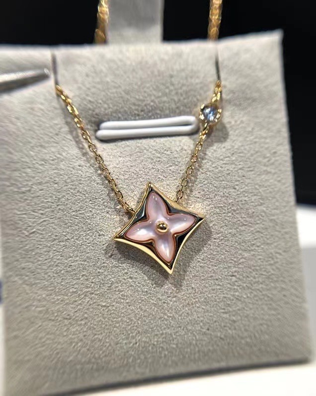 Louis Vuitton Necklace CE11592