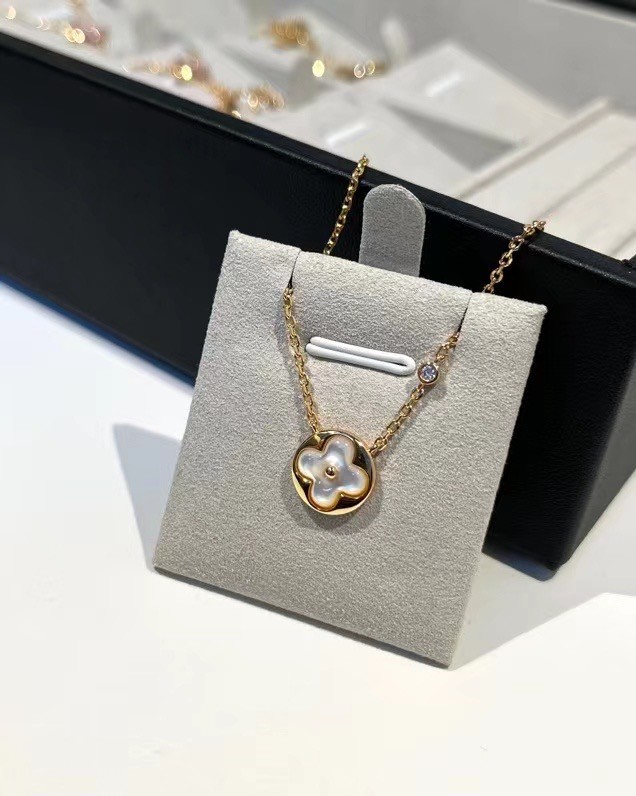 Louis Vuitton Necklace CE11593