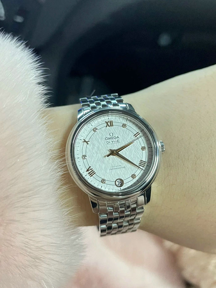 Omega Watch OMW00232