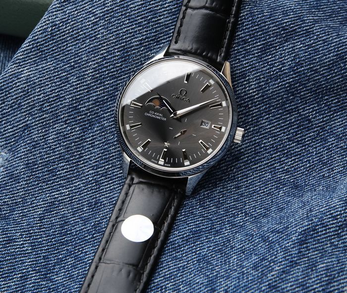 Omega Watch OMW00345