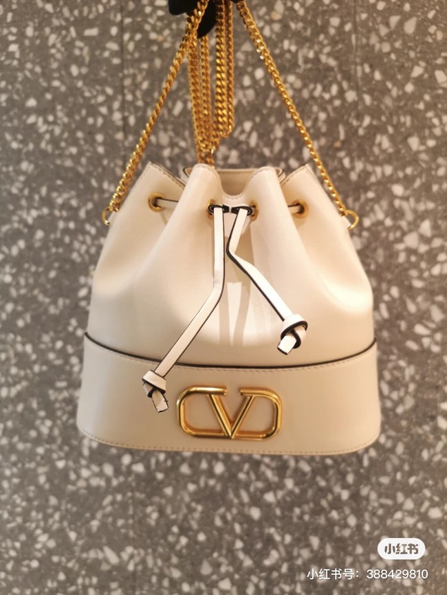 VALENTINO VLOGO SIGNATURE Lambskin Mini Bucket Bag FI16 white