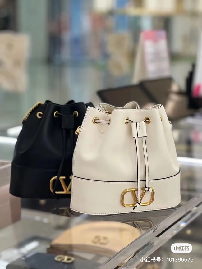 VALENTINO VLOGO SIGNATURE Lambskin Mini Bucket Bag FI16 white