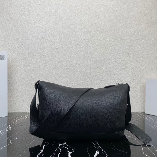 Prada Leather bag with shoulder strap 2VH165 black