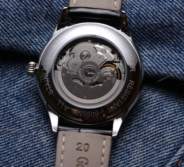 Omega Watch OMW00641