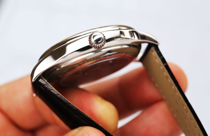 Omega Watch OMW00692-1