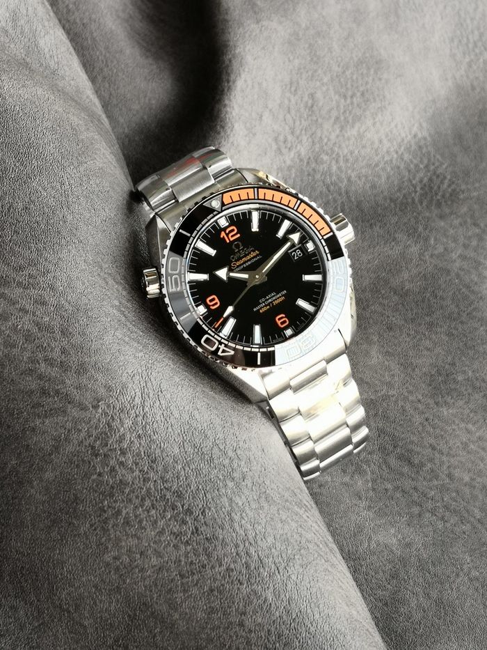 Omega Watch OMW00698