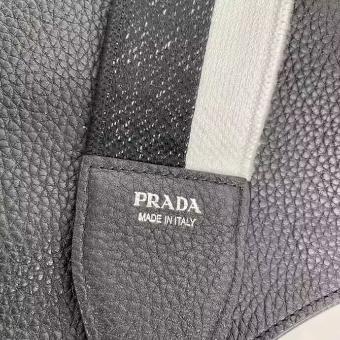 Prada Leather mini shoulder bag 1BH191 black