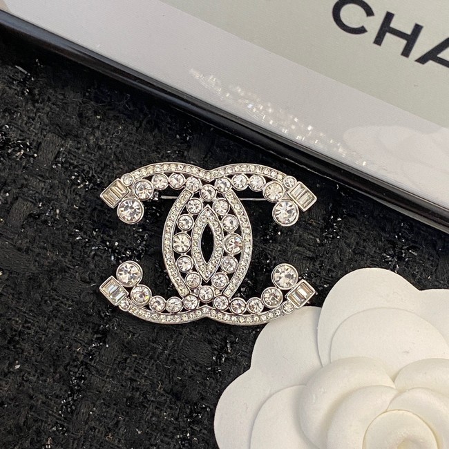 Chanel brooch CE11697