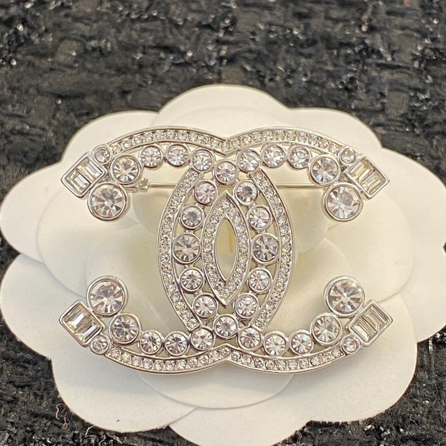 Chanel brooch CE11697