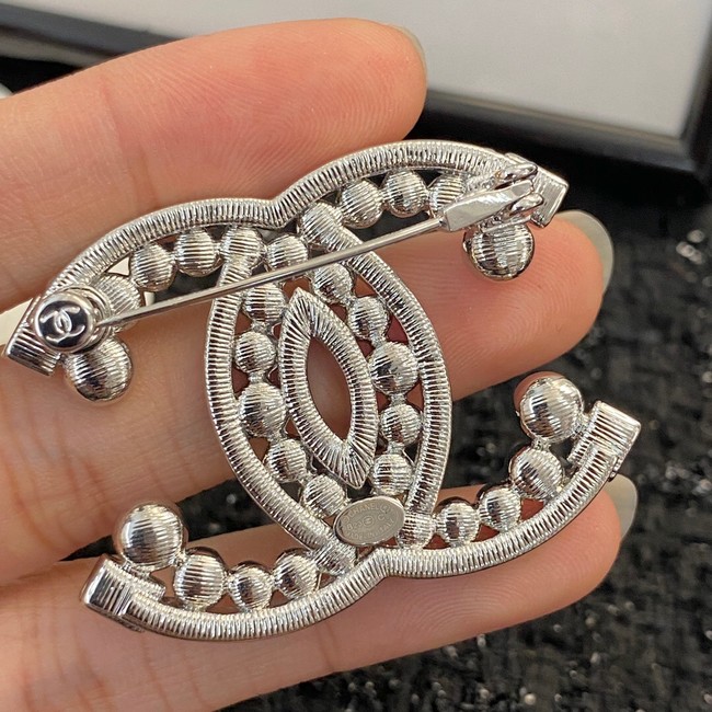 Chanel brooch CE11697