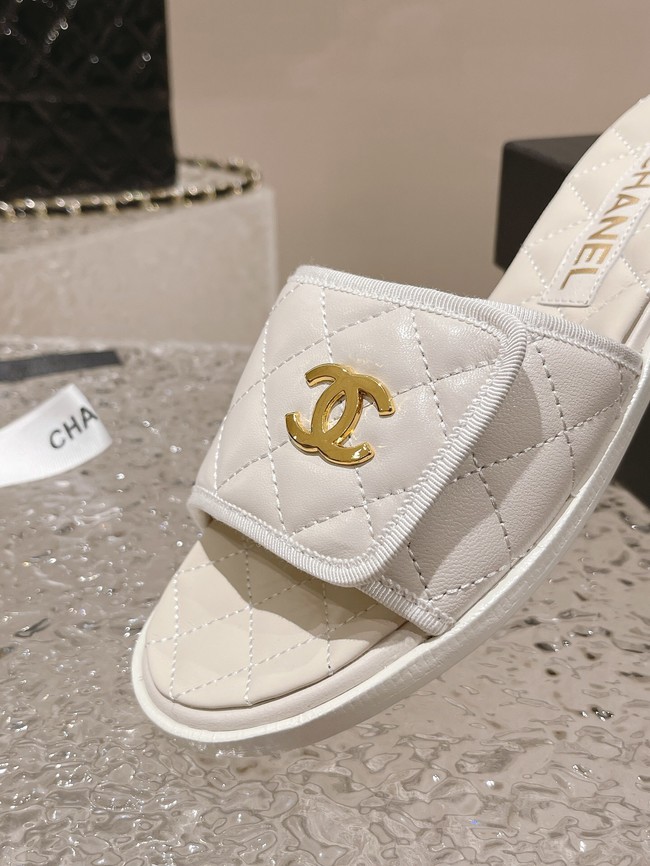 Chanel Womens slipper 93397-2
