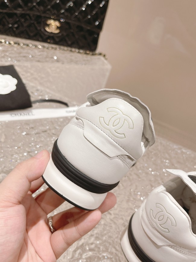 Chanel Womens sneakers 93405-1