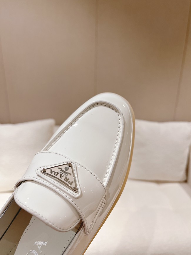 Prada leather loafers 93415-4
