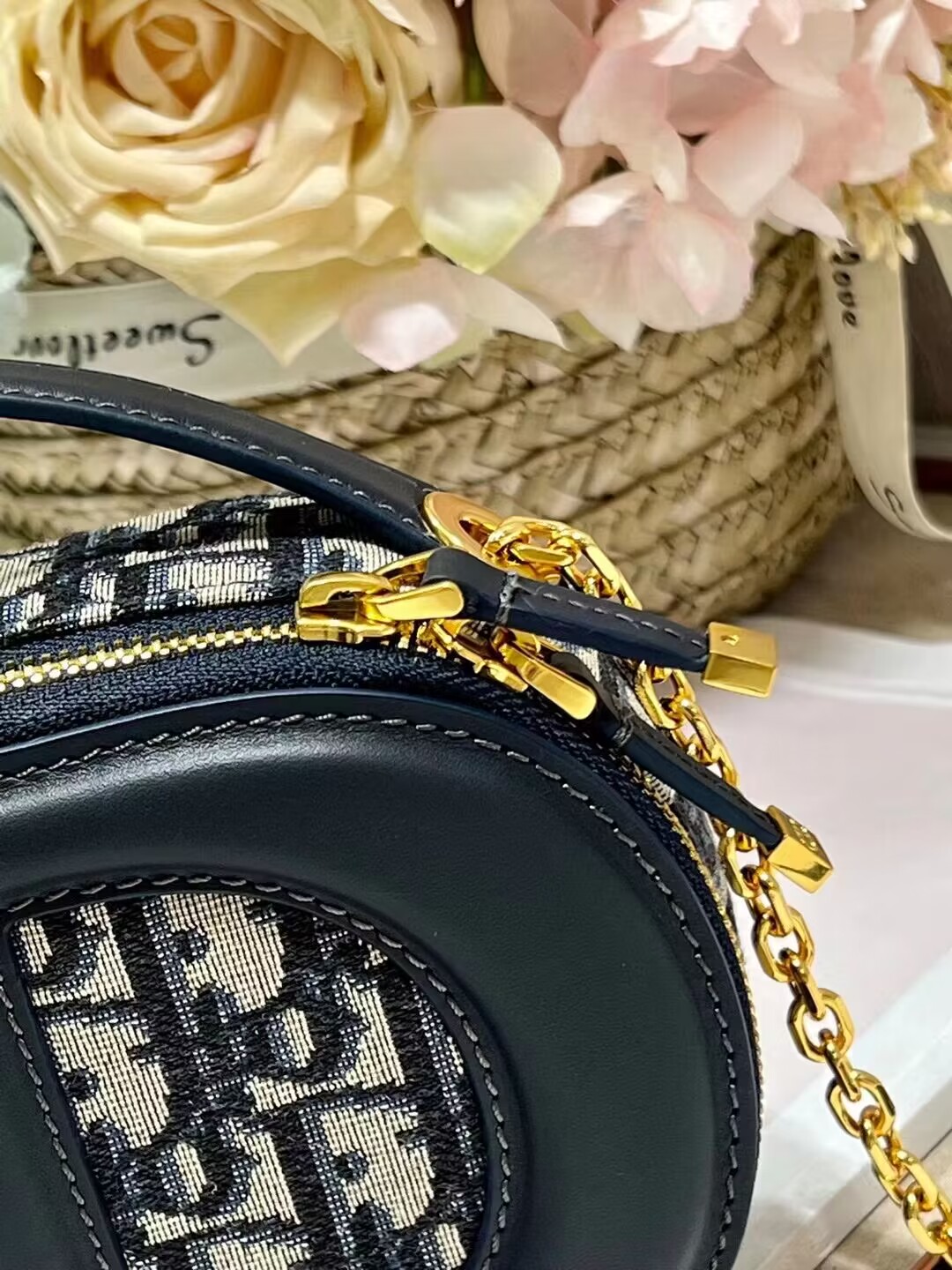 CD SIGNATURE OVAL CAMERA BAG Blue Dior Oblique Jacquard S2201UTZQ