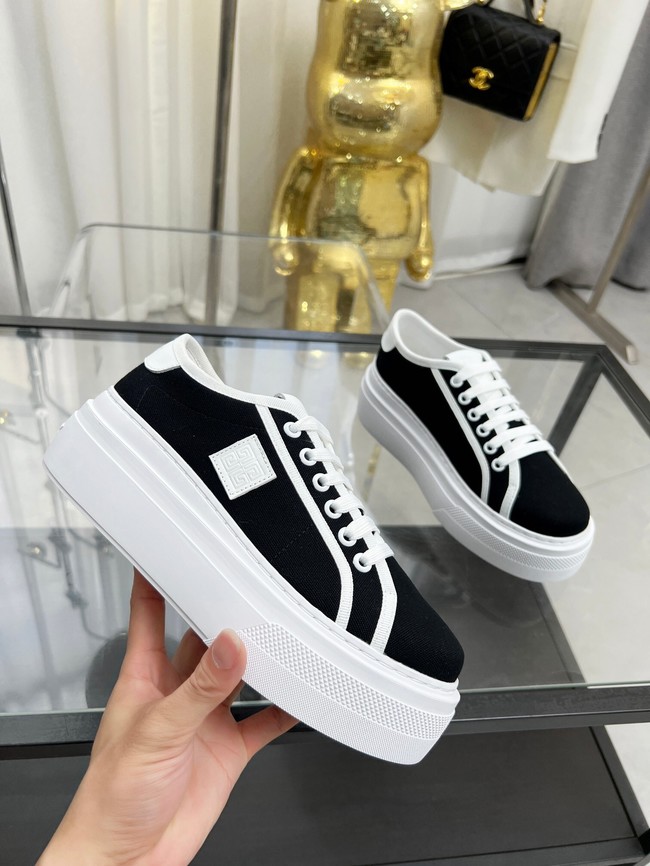 Givenchy WALK N  PLATFORM SNEAKER 93520-1