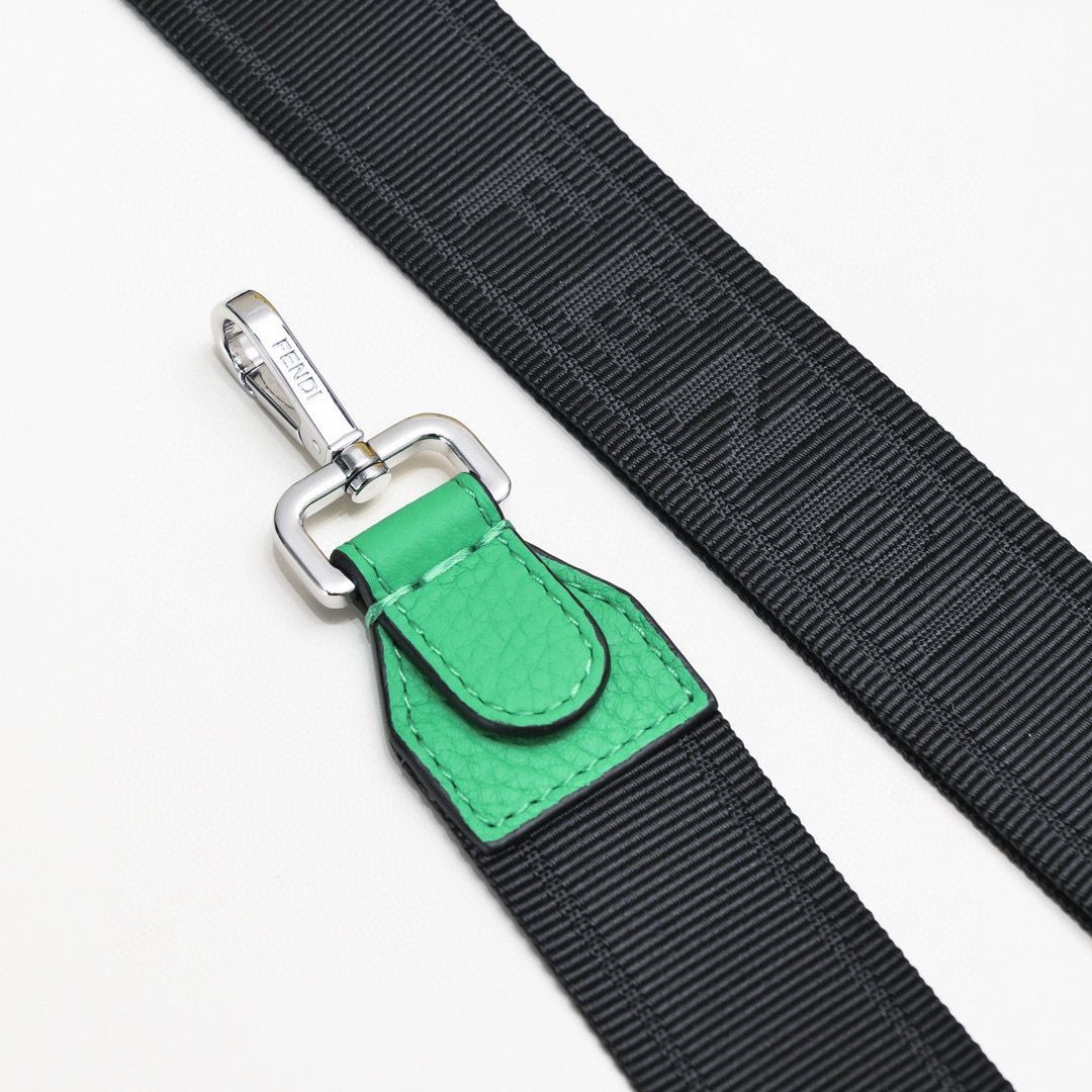 Fendi Peekaboo ISeeU XCross Small Original Leather Bag 2317 Green