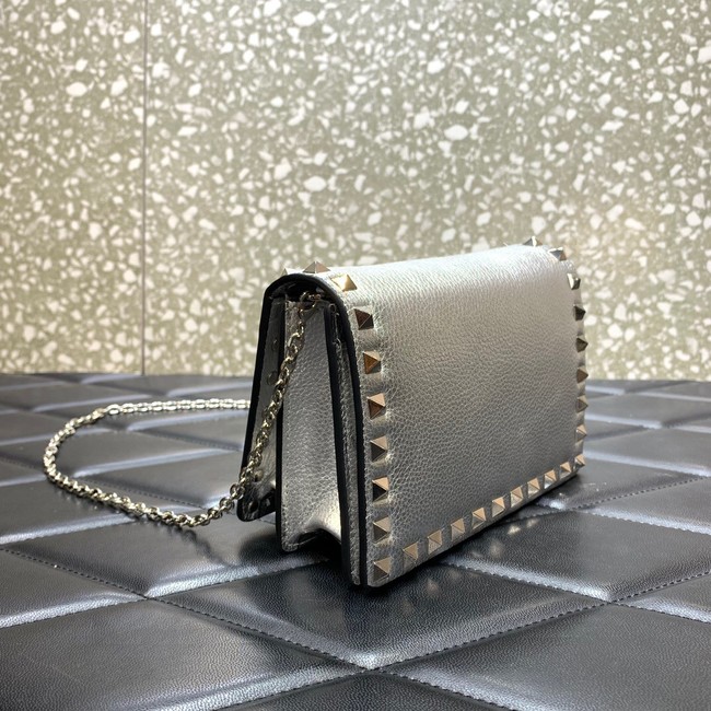 VALENTINO Garavani Rockstud Calfskin Clutch WP0P86R silver