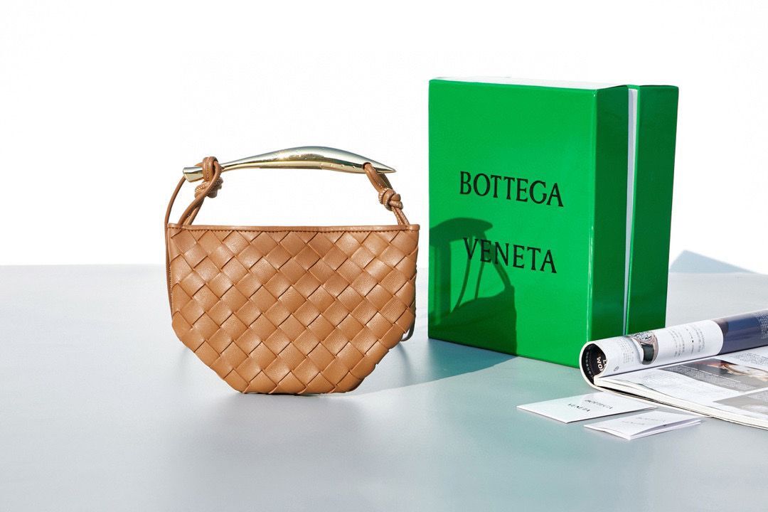 Bottega Veneta Sardine Intrecciato Gold Hardware Handle Bag 744267 Brown