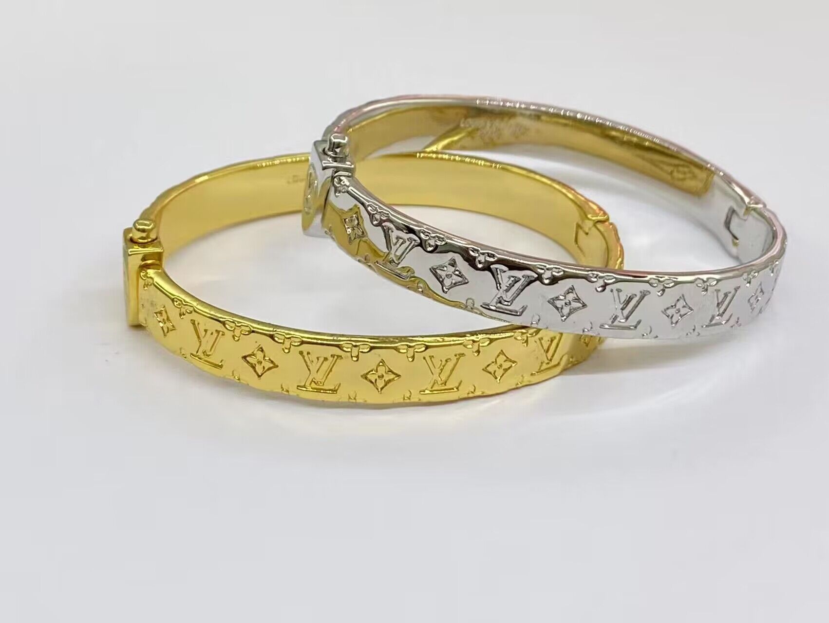 Louis Vuitton bracelet LV11799