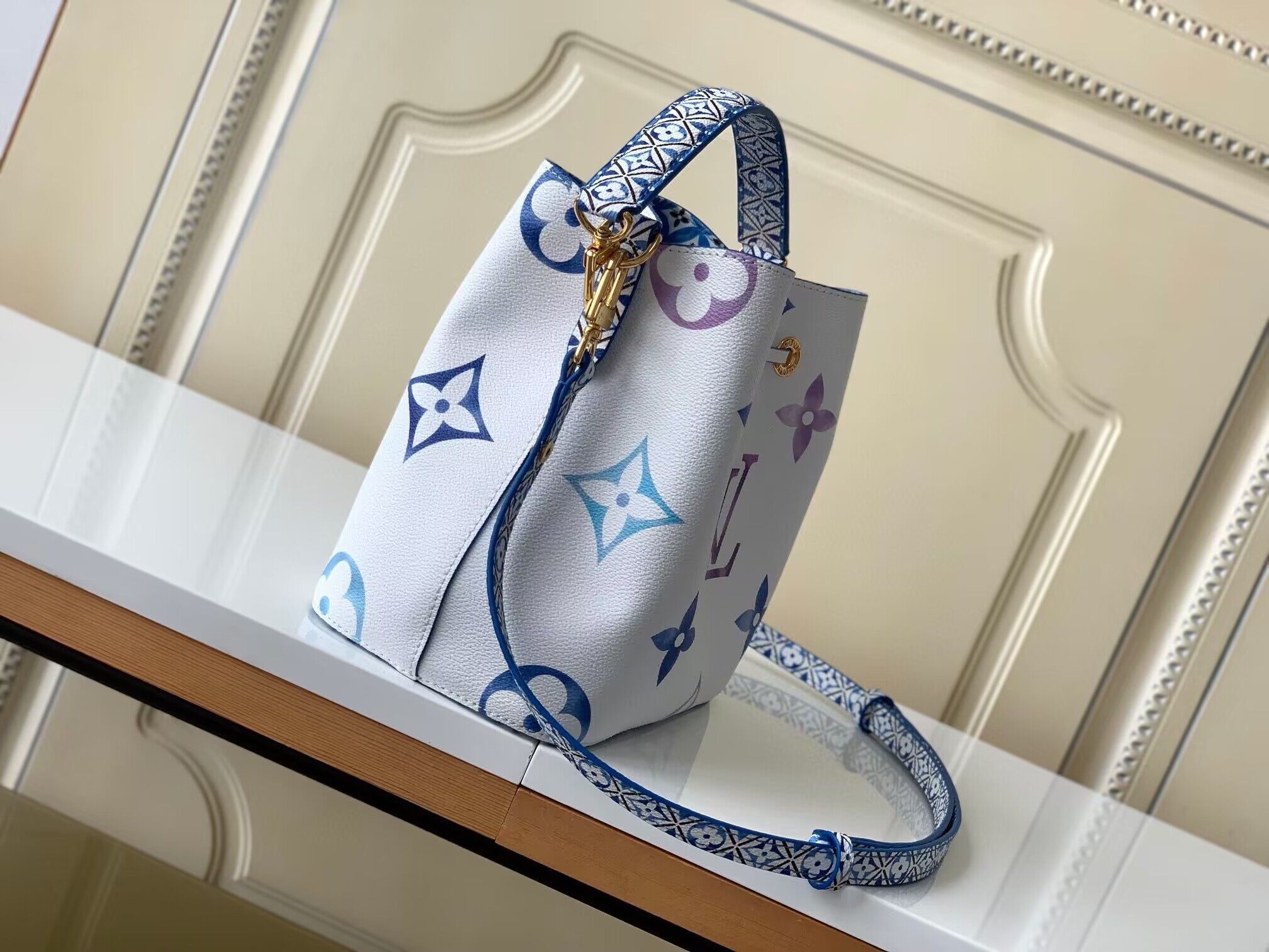 Louis Vuitton Giant Monogram Neonoe BB M22986 Gradient Print Blue