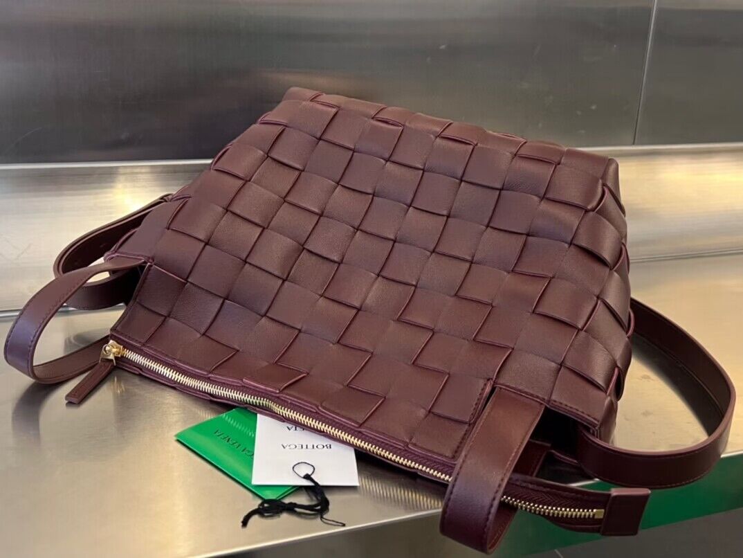 Bottega Veneta Sardine Intrecciato Top Handle Bag 730327 Wine