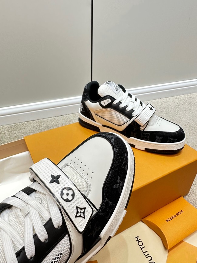 Louis Vuitton Sneaker 93543-3