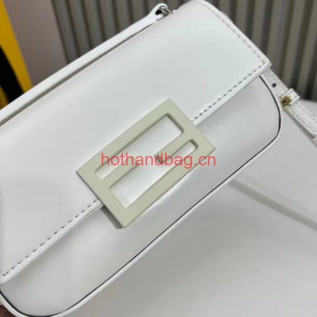 Fendi Baguette leather bag F1531 white