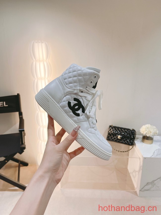 Chanel Sneaker 93629-1