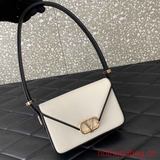 VALENTINO GARAVANI LETTER SMALL BAG 0M59 WHITE&BLACK