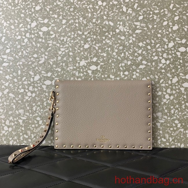 VALENTINO GARAVANI ROCKSTUD Clutch 0P87 gray