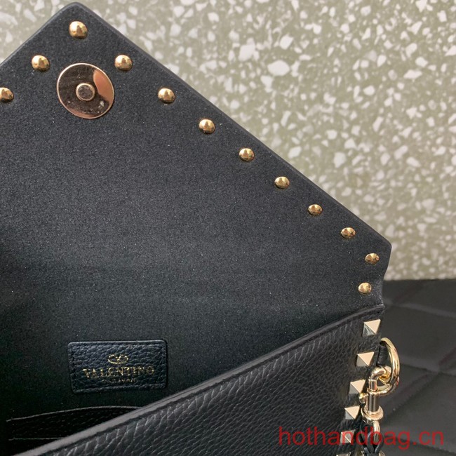 VALENTINO GARAVANI ROCKSTUD Clutch 0P87A black